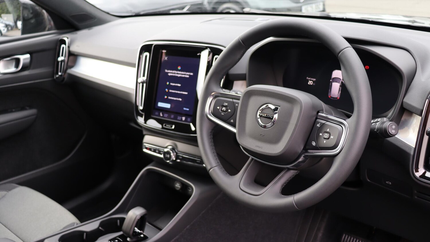 Used Volvo XC40 2025 for sale - 76013811: Photo 4