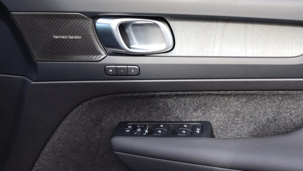 Used Volvo XC40 2025 for sale - 76188550: Photo 29