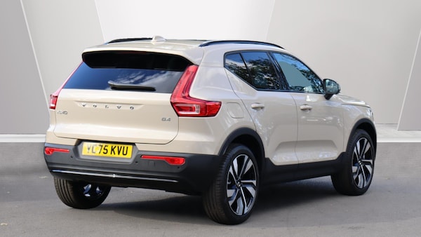 Used Volvo XC40 2025 for sale - 76188550: Photo 2