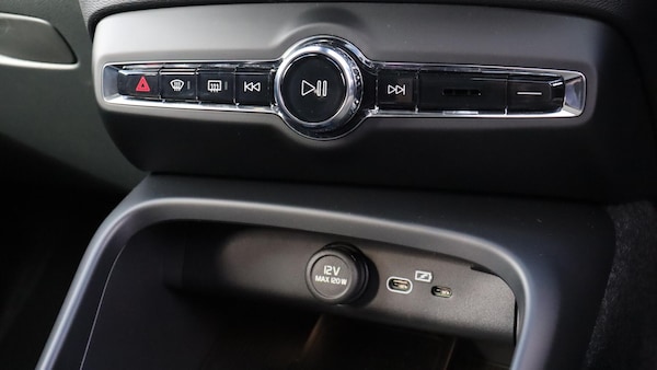 Used Volvo XC40 2025 for sale - 76188550: Photo 44