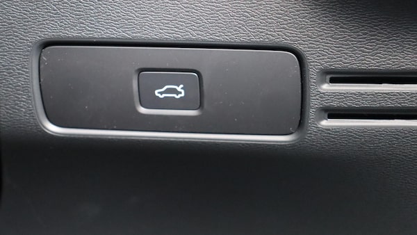 Used Volvo XC40 2025 for sale - 76188550: Photo 46