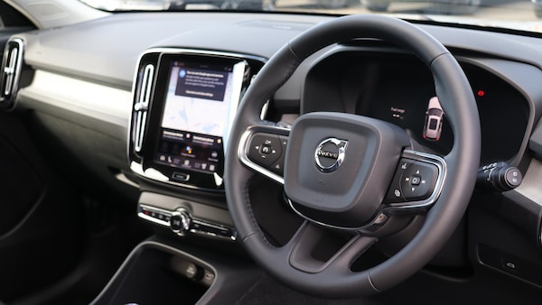 Used Volvo XC40 2025 for sale - 76188550: Photo 4
