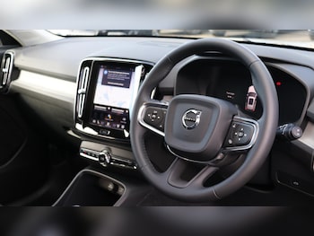 Used Volvo XC40 2025 for sale - 76188550: Photo 4