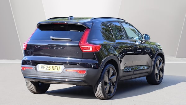 Used Volvo XC40 2025 for sale - 76259668: Photo 2