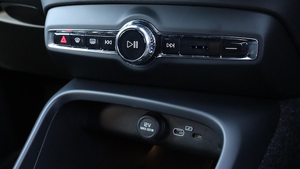 Used Volvo XC40 2025 for sale - 76259668: Photo 41