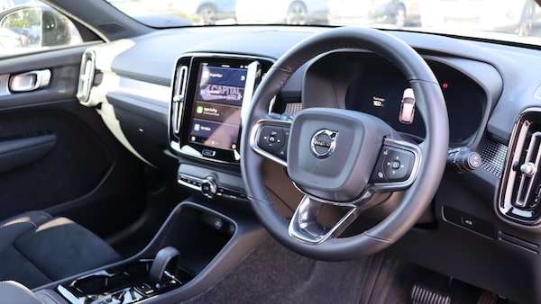 Used Volvo XC40 2025 for sale - 76259668: Photo 4