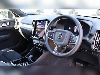 Used Volvo XC40 2025 for sale - 76259668: Photo