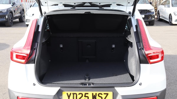 Used Volvo XC40 2025 for sale - 75247451: Photo 17