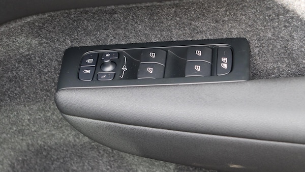 Used Volvo XC40 2025 for sale - 76251237: Photo 24