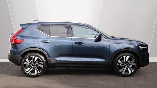 Used Volvo XC40 2025 for sale - 76251237: Photo 3