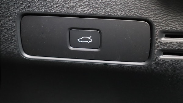 Used Volvo XC40 2025 for sale - 76251237: Photo 47