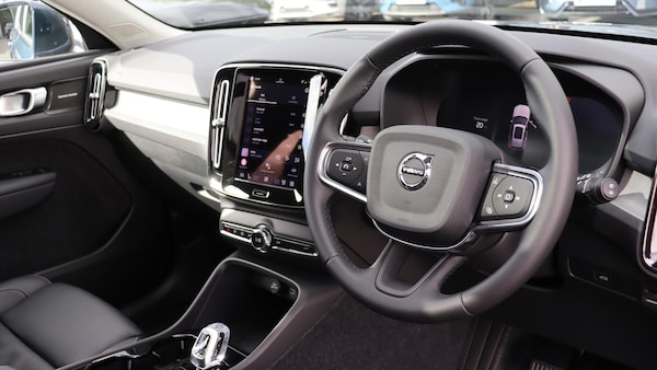 Used Volvo XC40 2025 for sale - 76251237: Photo 4