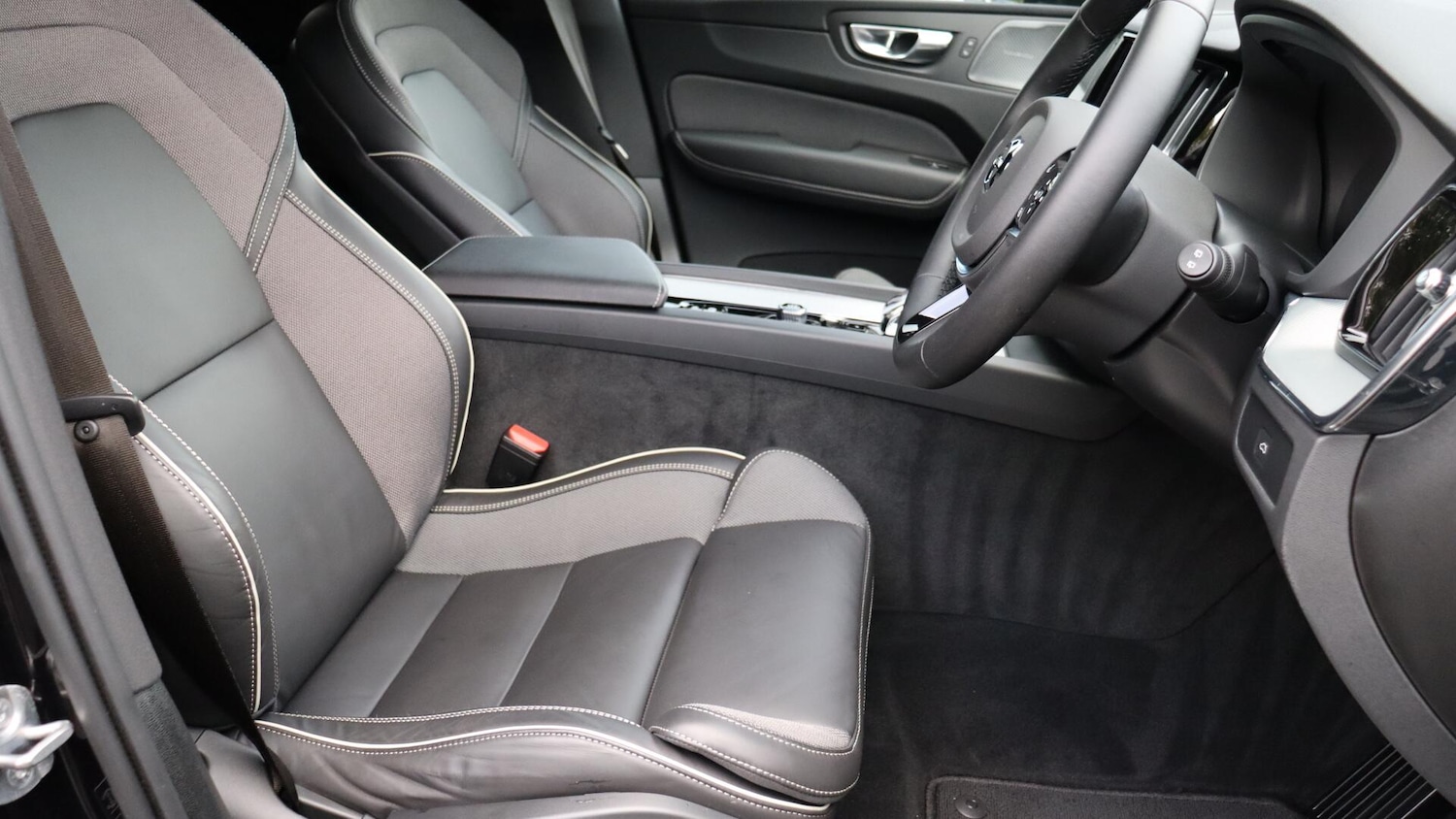Used Volvo XC60 2025 for sale - 76349348: Photo 10