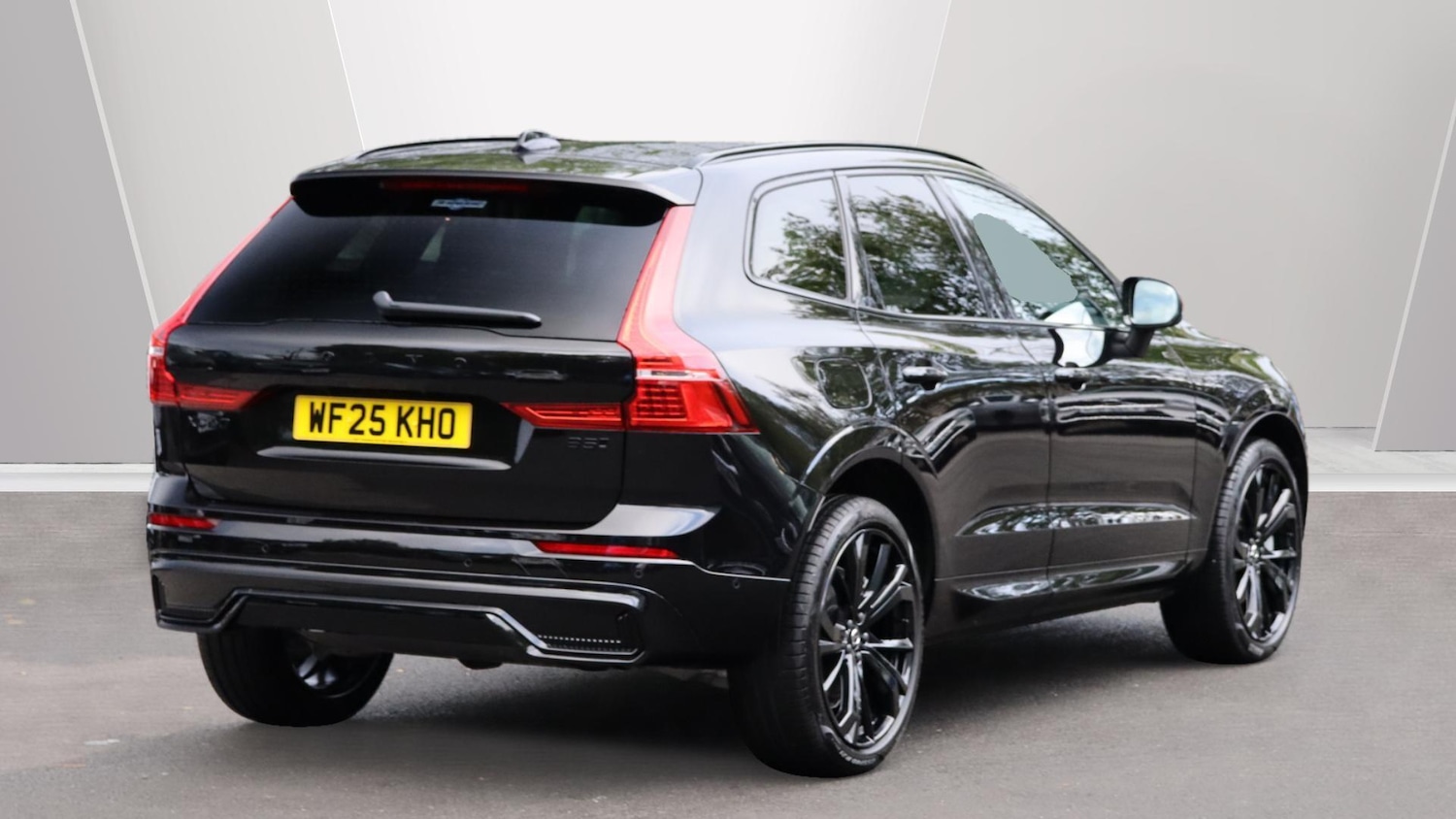 Used Volvo XC60 2025 for sale - 76349348: Photo 2