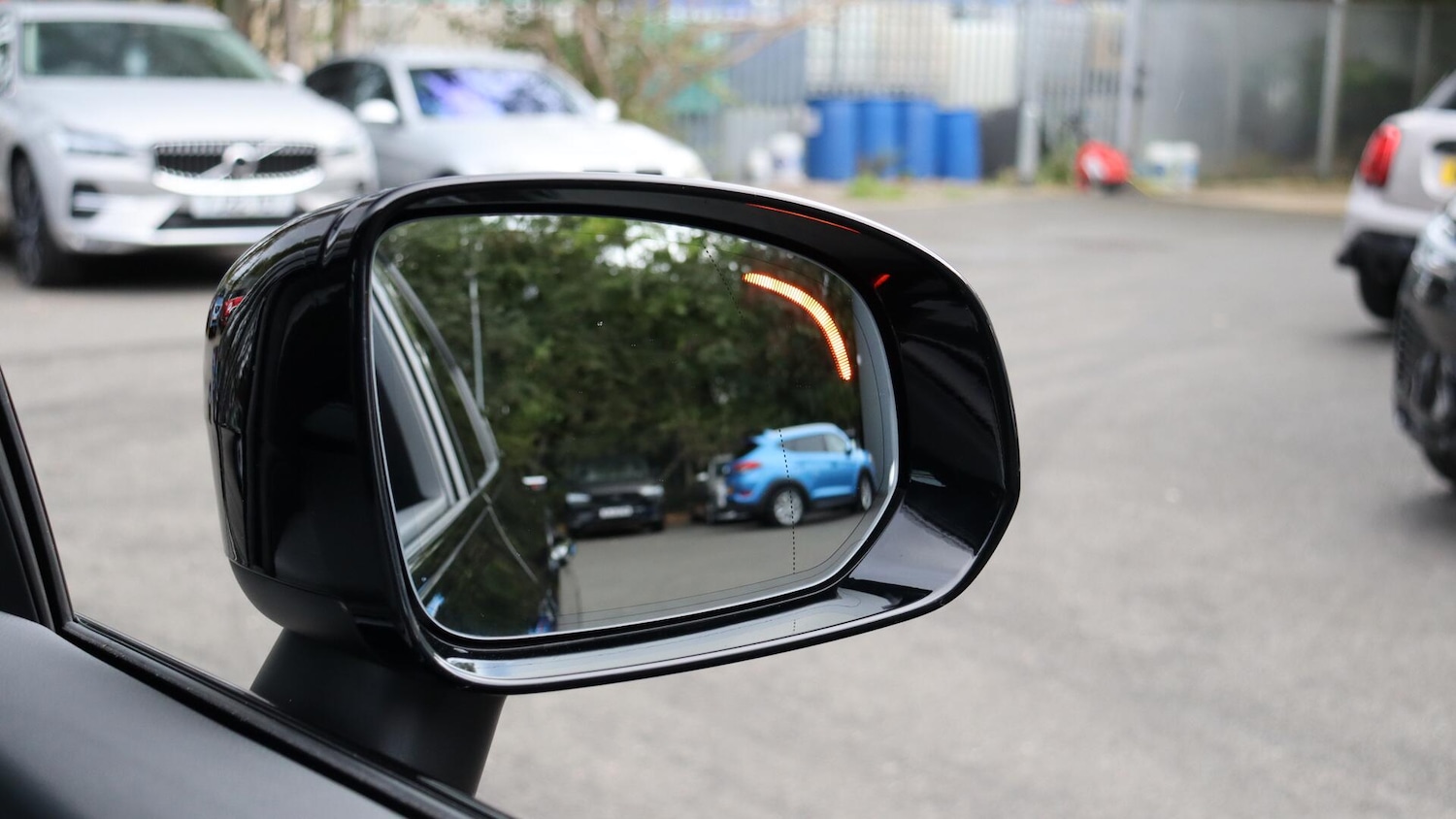 Used Volvo XC60 2025 for sale - 76349348: Photo 32