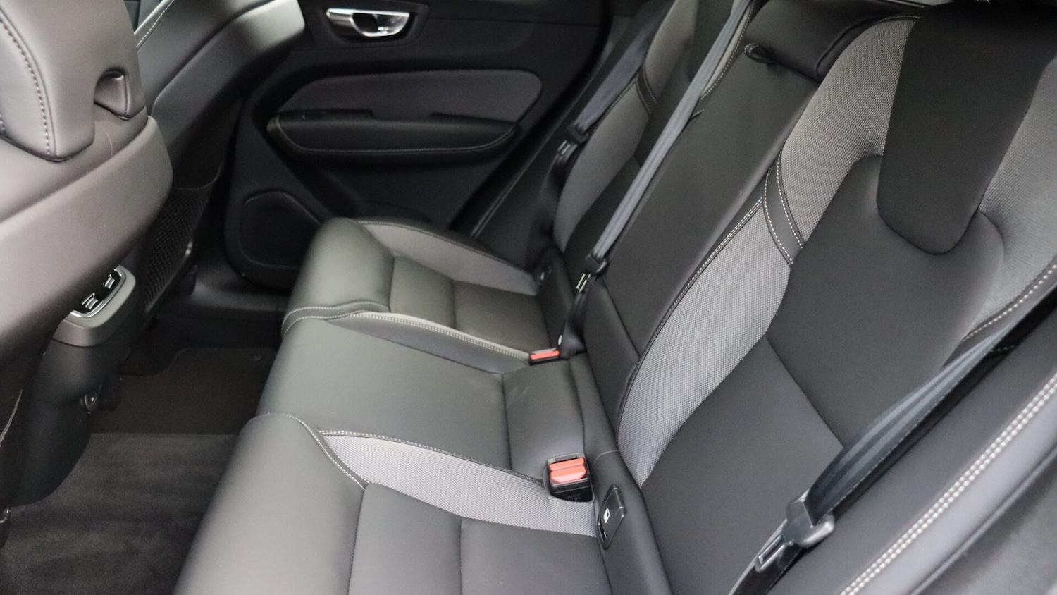Used Volvo XC60 2025 for sale - 76349348: Photo 33