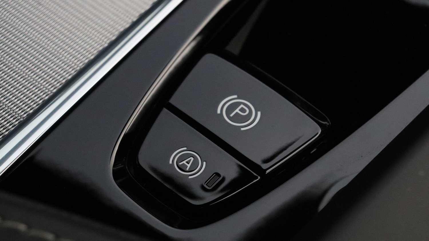 Used Volvo XC60 2025 for sale - 76349348: Photo 45