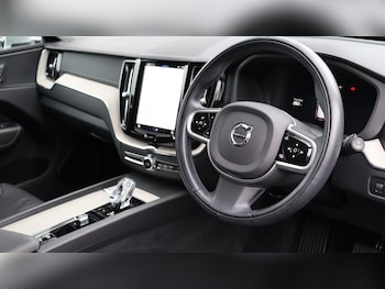 Used Volvo XC60 2022 for sale - 76159210: Photo 4