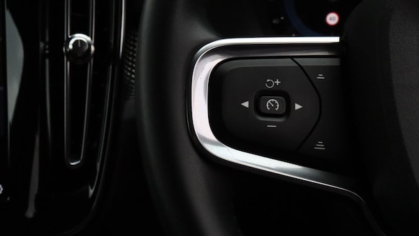 Used Volvo XC40 2025 for sale - 76270117: Photo 21