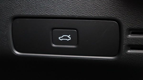 Used Volvo XC40 2025 for sale - 76270117: Photo 44