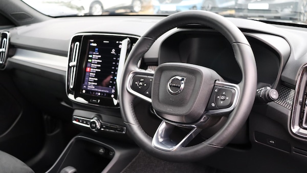 Used Volvo XC40 2025 for sale - 76270117: Photo 4