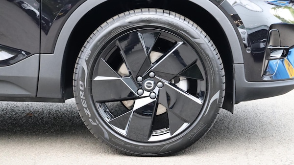 Used Volvo XC40 2025 for sale - 76270117: Photo 9