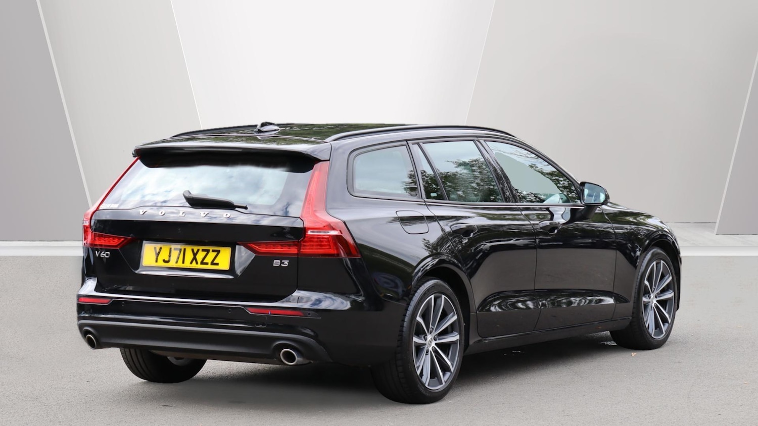 Used Volvo V60 2021 for sale - 75991113: Photo 2