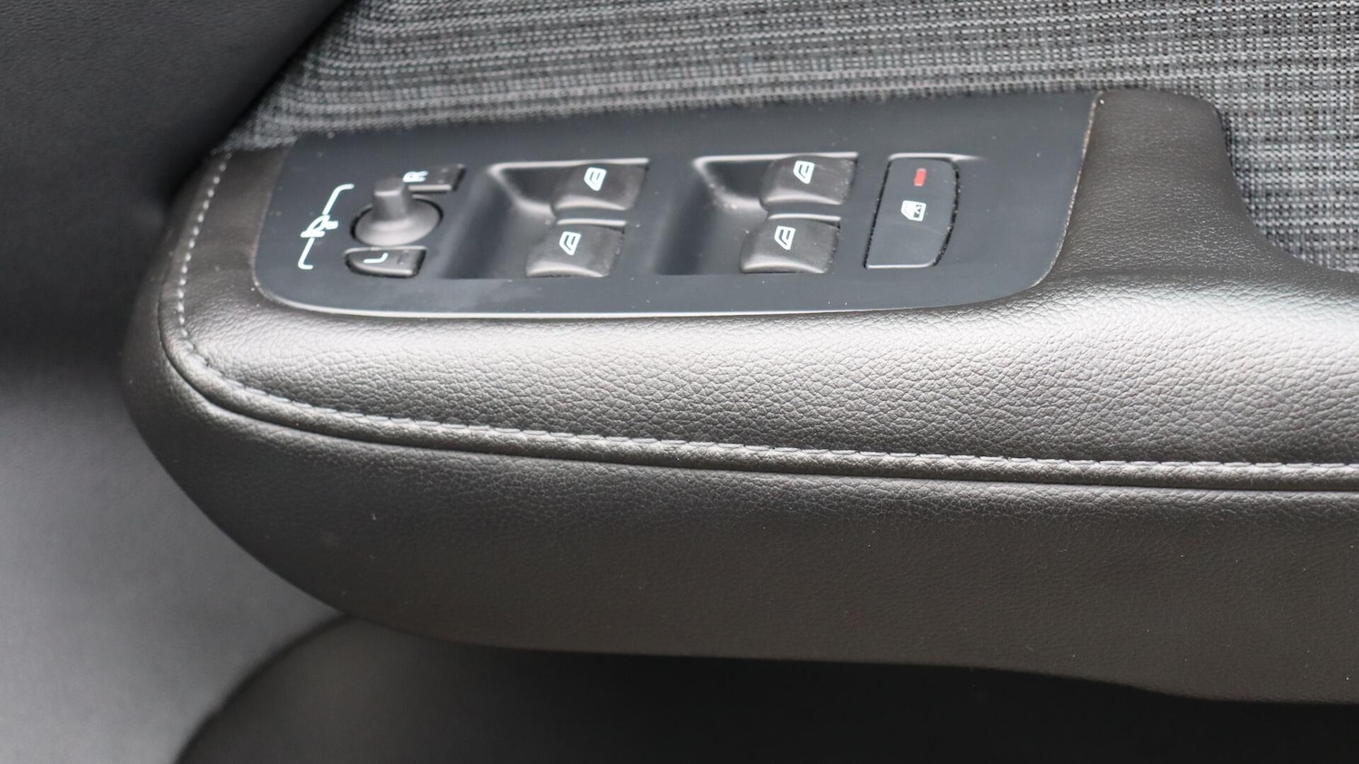 Used Volvo V60 2021 for sale - 75991113: Photo 24