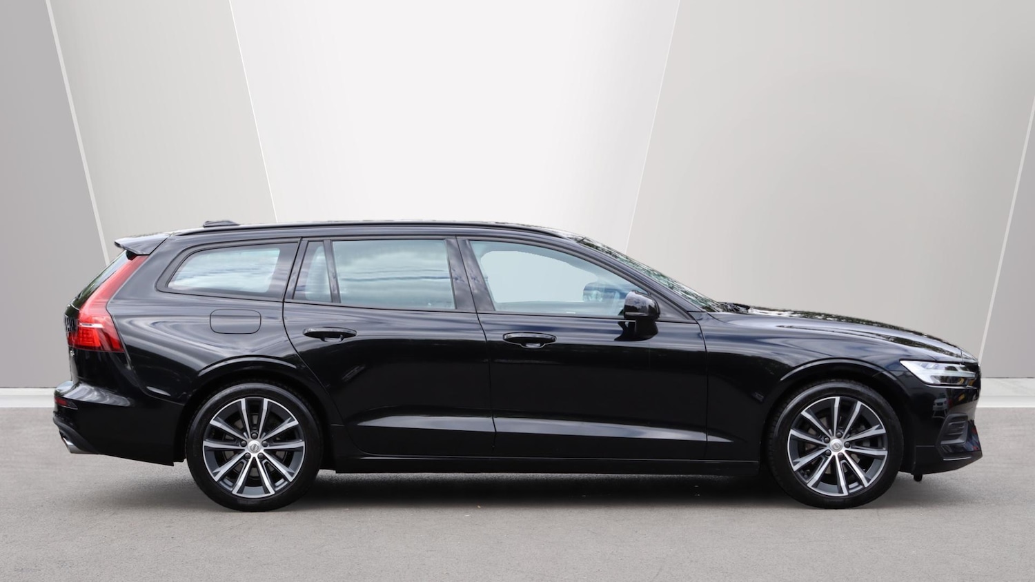 Used Volvo V60 2021 for sale - 75991113: Photo 3