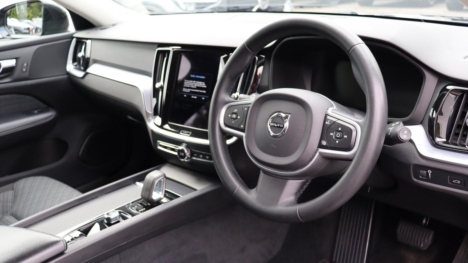 Used Volvo V60 2021 for sale - 75991113: Photo 4