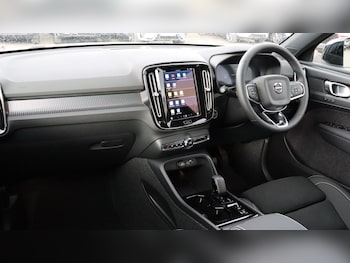 Used Volvo XC40 2025 for sale - 75707887: Photo