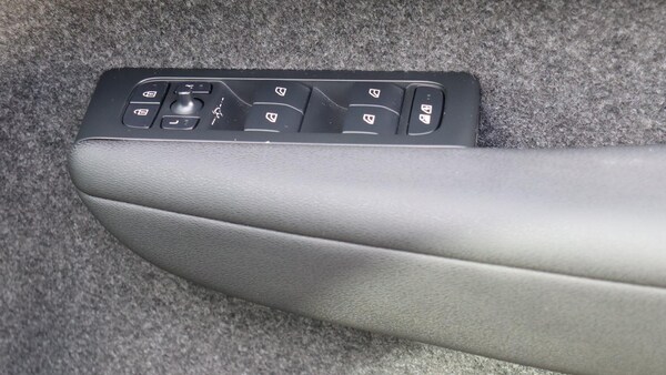 Used Volvo XC40 2025 for sale - 76201220: Photo 24