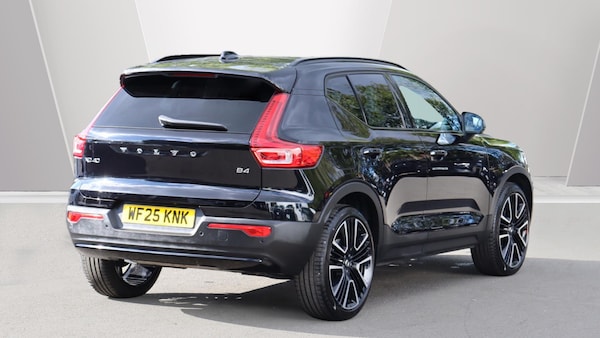 Used Volvo XC40 2025 for sale - 76201220: Photo 2