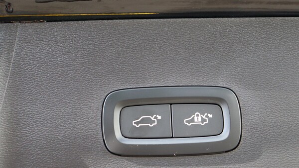 Used Volvo XC40 2025 for sale - 76201220: Photo 35