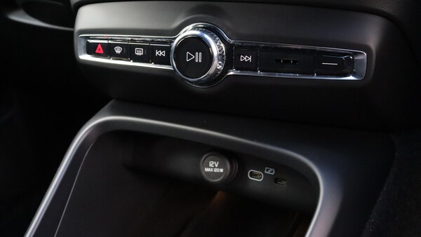 Used Volvo XC40 2025 for sale - 76201220: Photo 43