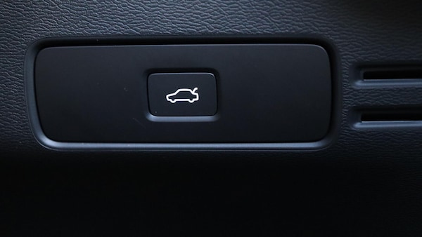 Used Volvo XC40 2025 for sale - 76201220: Photo 45