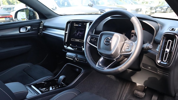 Used Volvo XC40 2025 for sale - 75769274: Photo 4