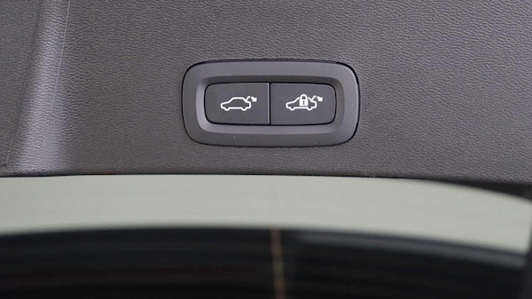 Used Volvo XC40 2025 for sale - 76227318: Photo 37