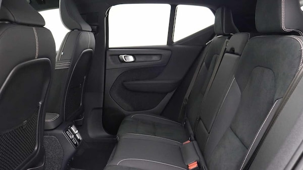 Used Volvo XC40 2025 for sale - 76227318: Photo 42