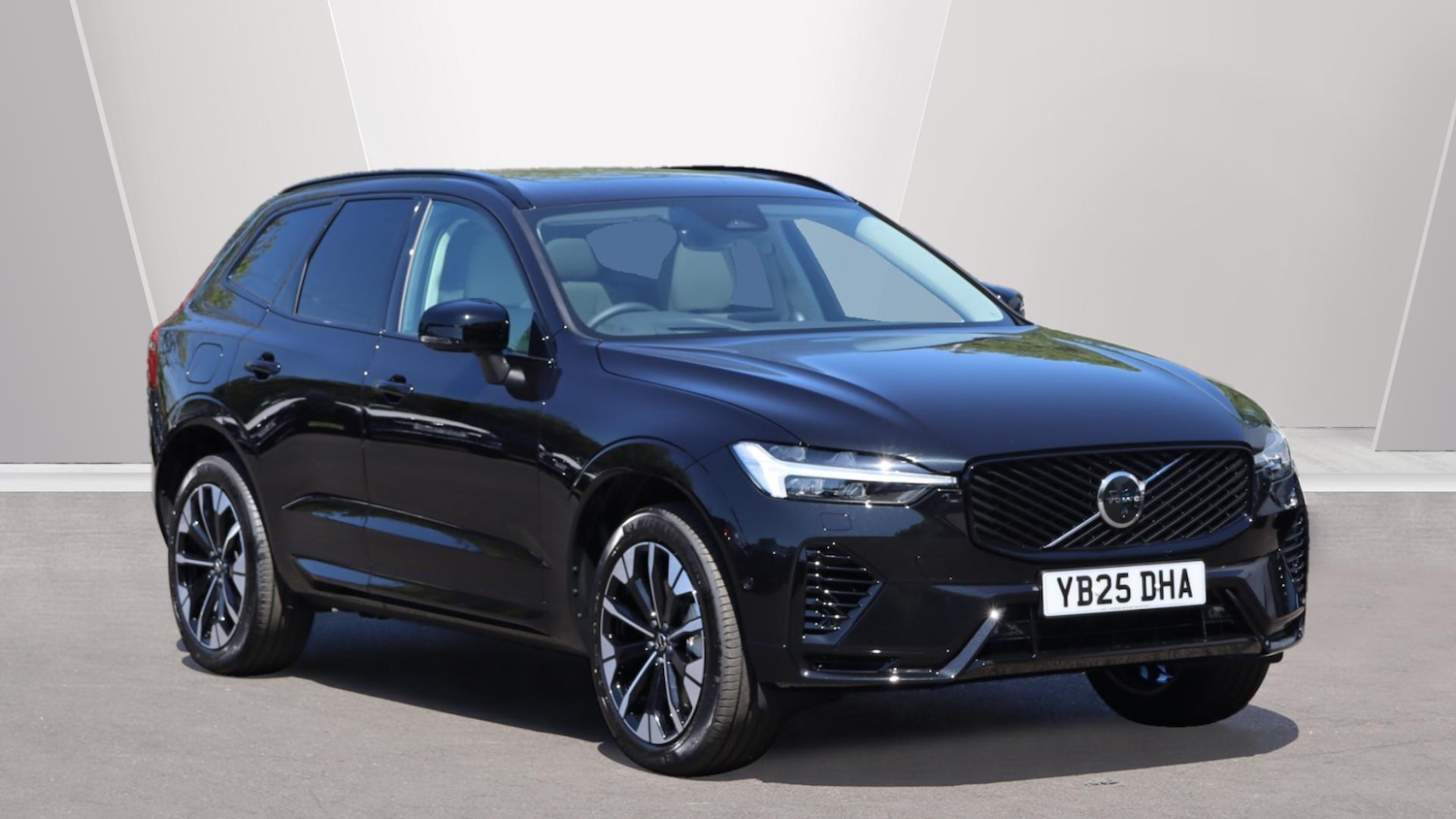 Used Volvo XC60 2025 for sale - 76013777: Photo 1