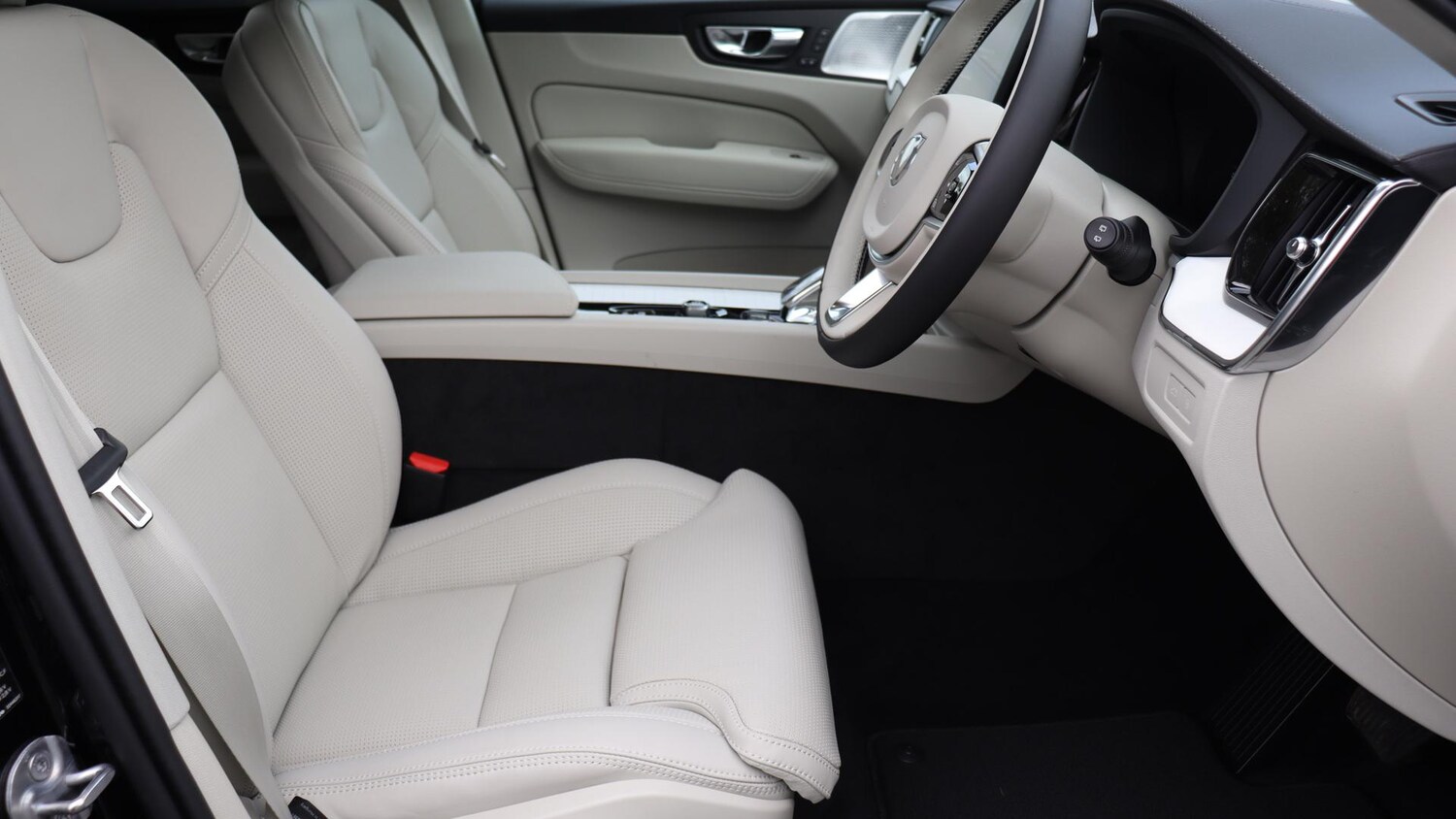 Used Volvo XC60 2025 for sale - 76013777: Photo 10