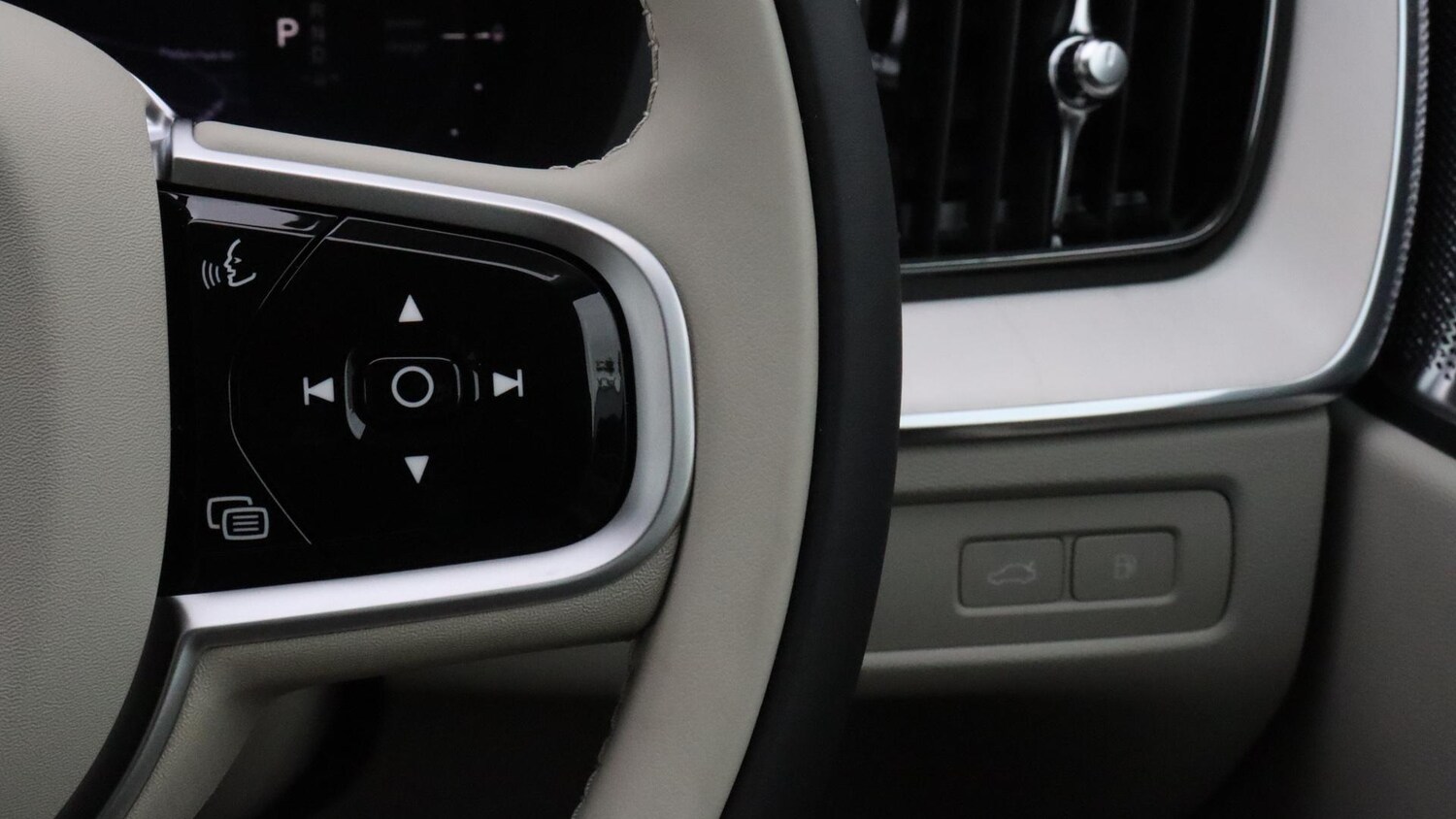 Used Volvo XC60 2025 for sale - 76013777: Photo 22