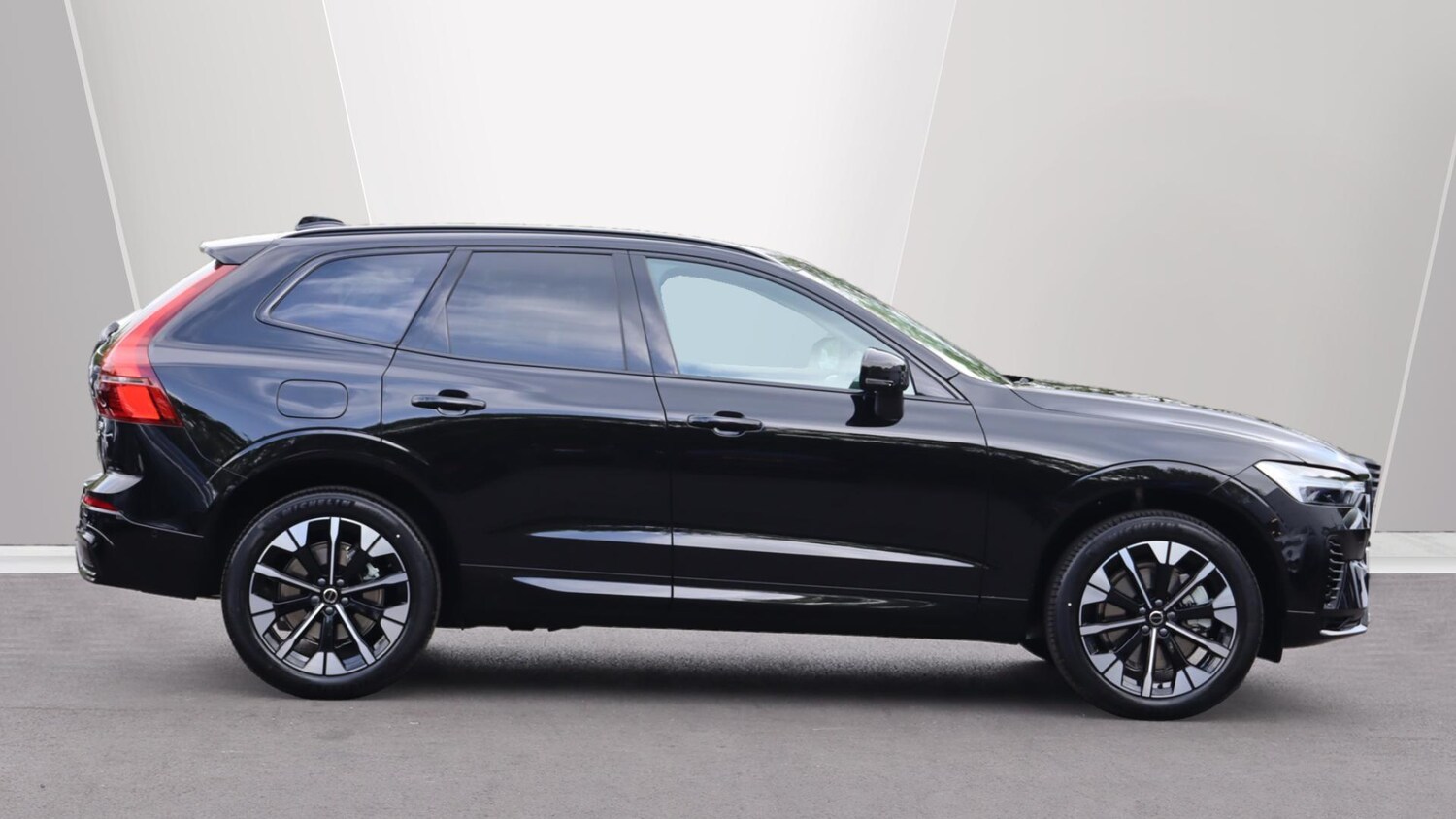 Used Volvo XC60 2025 for sale - 76013777: Photo 3