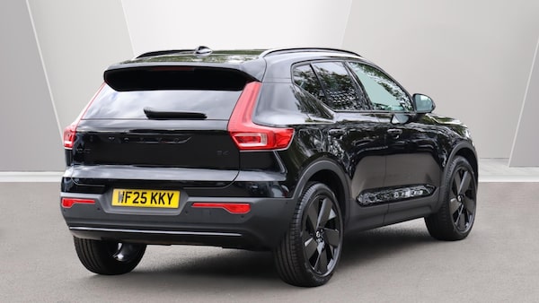 Used Volvo XC40 2025 for sale - 76200888: Photo 2