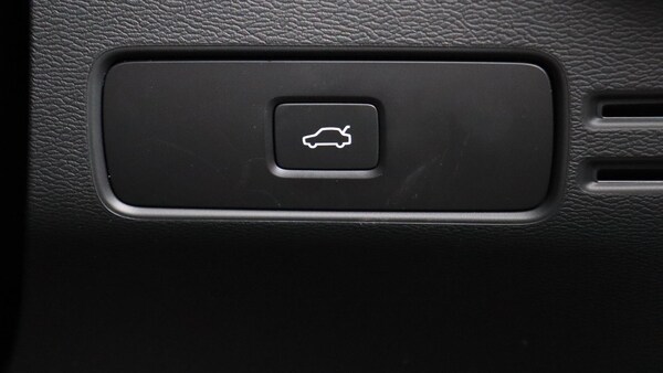Used Volvo XC40 2025 for sale - 76200888: Photo 45