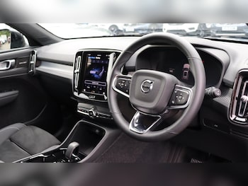 Used Volvo XC40 2025 for sale - 76200888: Photo