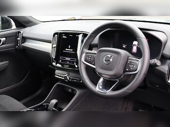 Used Volvo XC40 2025 for sale - 75224475: Photo