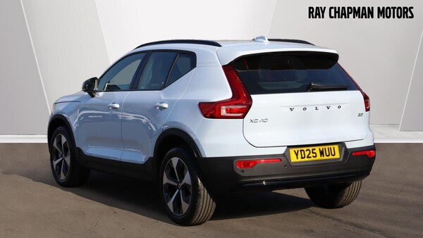 Used Volvo XC40 2025 for sale - 75351782: Photo 2