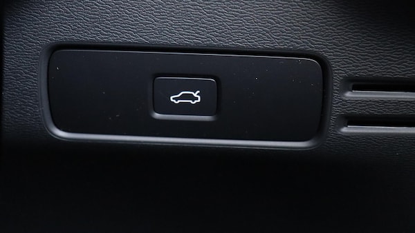 Used Volvo XC40 2025 for sale - 75351782: Photo 41