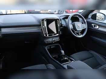 Used Volvo XC40 2025 for sale - 75351782: Photo